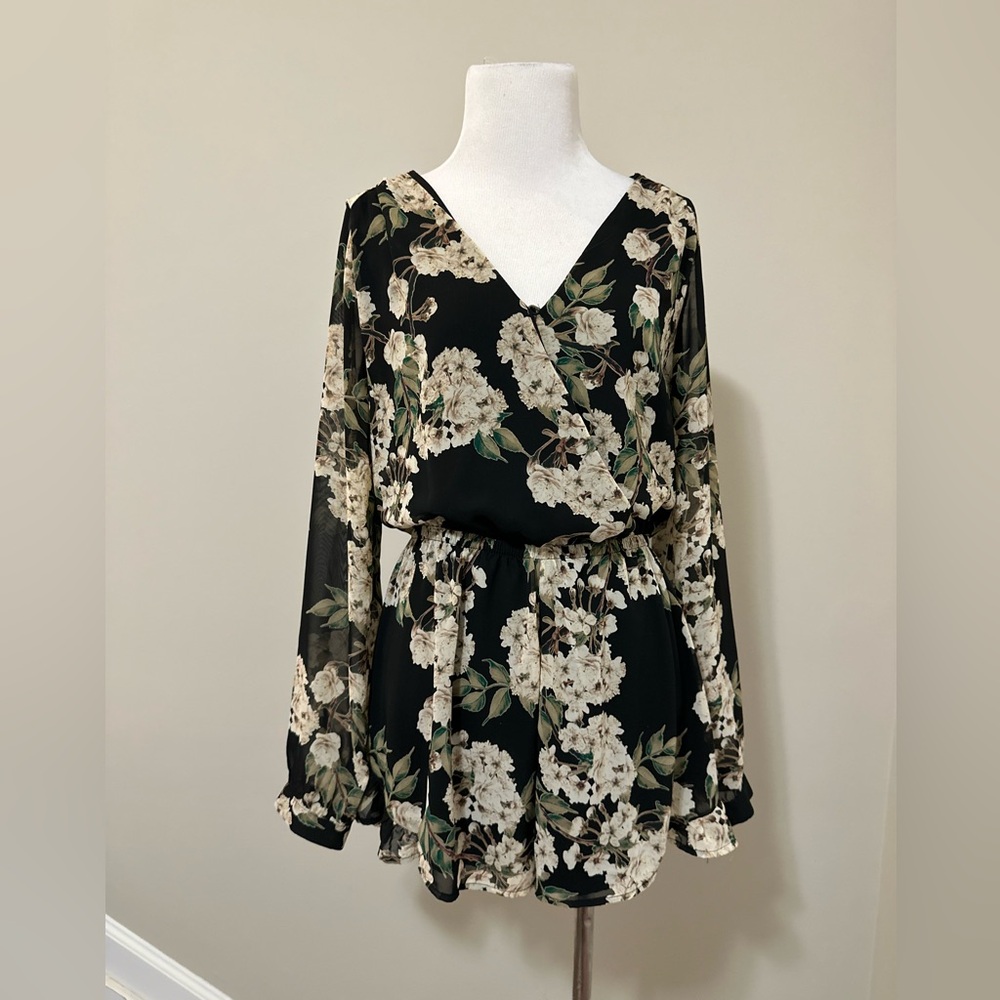 NWT Floral Roxy Black & Cream Women's jumper romper sz L